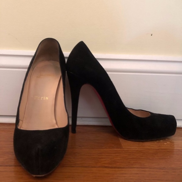 Black Rolando Décolleté Suede Pumps